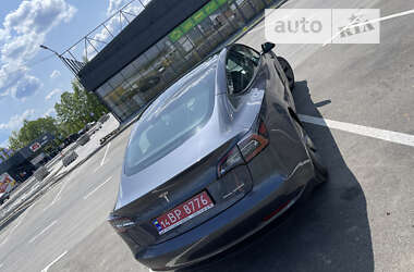 Седан Tesla Model 3 2021 в 
