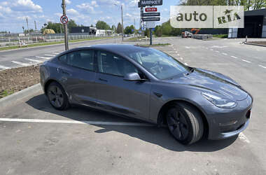 Седан Tesla Model 3 2021 в 