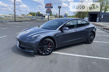 Седан Tesla Model 3 2021 в Умани