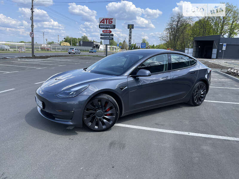 Седан Tesla Model 3 2021 в Умани