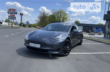 Седан Tesla Model 3 2021 в Киеве