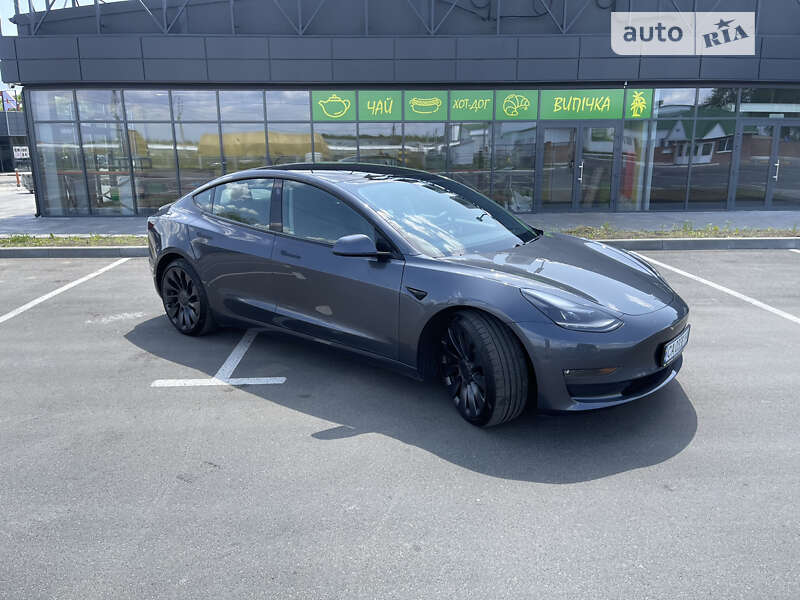 Седан Tesla Model 3 2021 в Умани