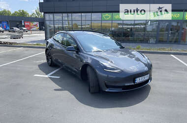 Седан Tesla Model 3 2021 в Киеве