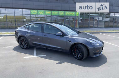 Седан Tesla Model 3 2021 в Умани