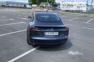Седан Tesla Model 3 2021 в Умани