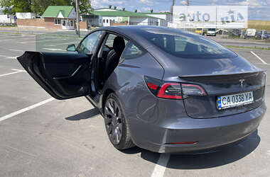 Седан Tesla Model 3 2021 в Умани