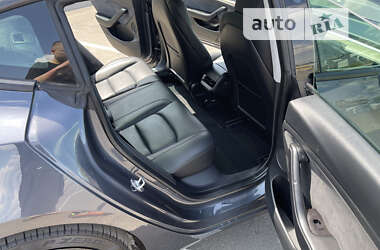 Седан Tesla Model 3 2021 в Умани