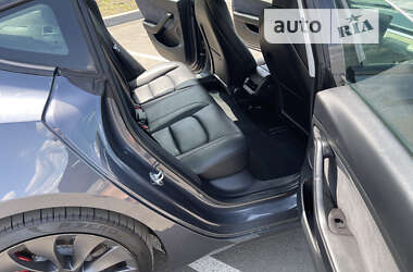 Седан Tesla Model 3 2021 в Умани