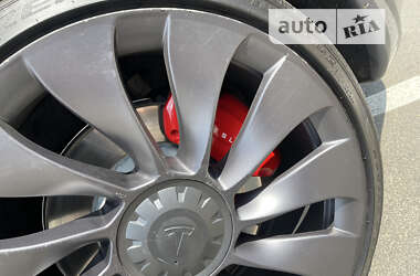Седан Tesla Model 3 2021 в Умани