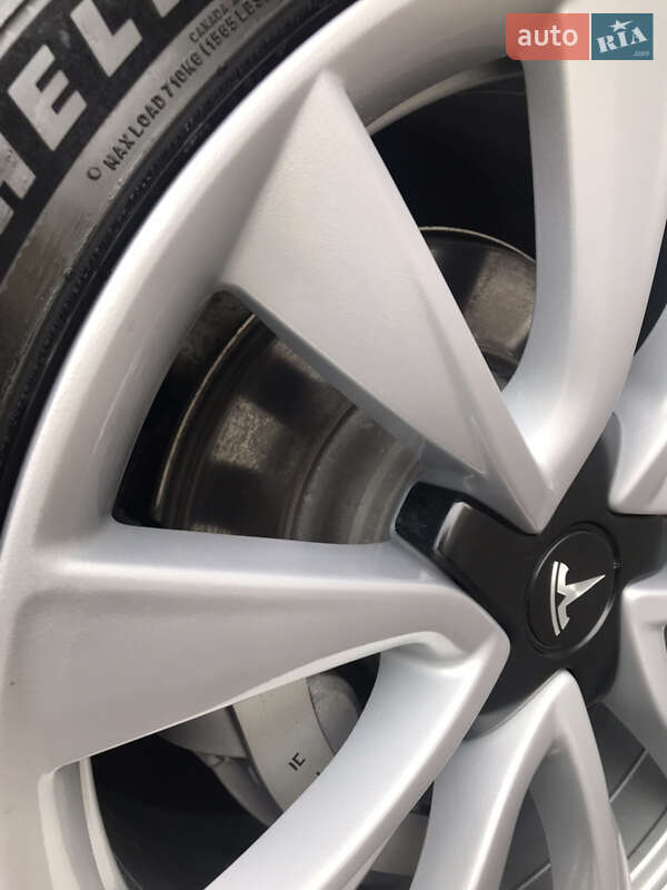 Седан Tesla Model 3 2018 в Одессе