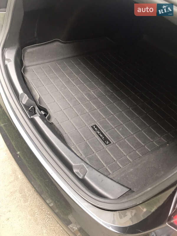 Седан Tesla Model 3 2018 в Одессе