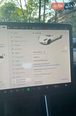Седан Tesla Model 3 2019 в Киеве