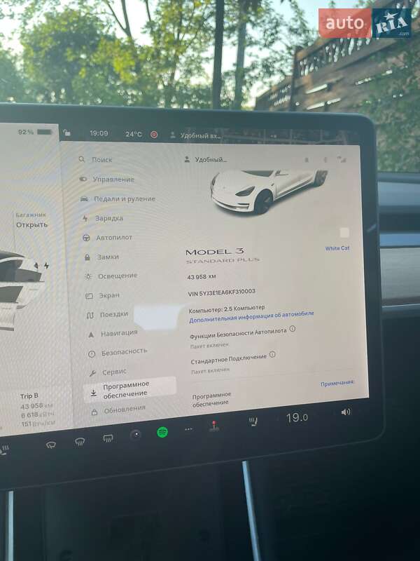 Седан Tesla Model 3 2019 в Киеве