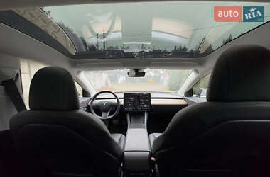 Седан Tesla Model 3 2019 в Львове