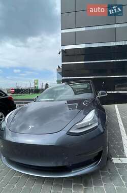 Седан Tesla Model 3 2020 в Львове