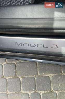 Седан Tesla Model 3 2020 в Львове