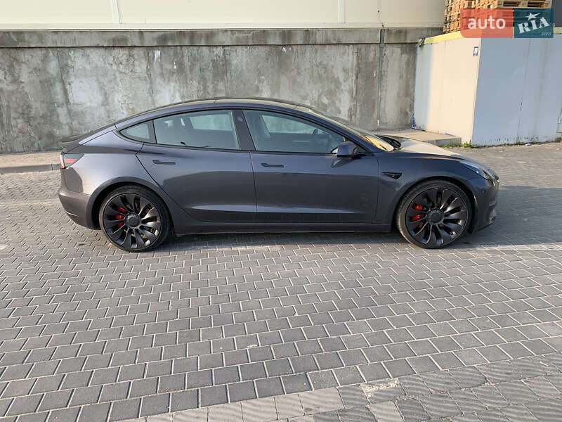 Седан Tesla Model 3 2021 в Львове