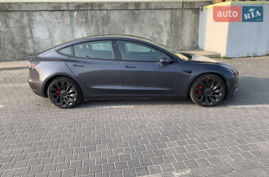 Седан Tesla Model 3 2021 в 