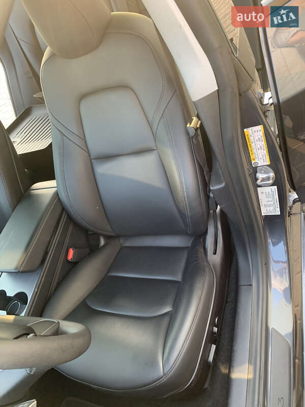 Седан Tesla Model 3 2021 в Львове