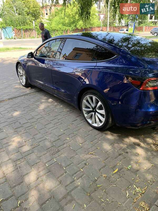 Седан Tesla Model 3 2020 в Ивано-Франковске