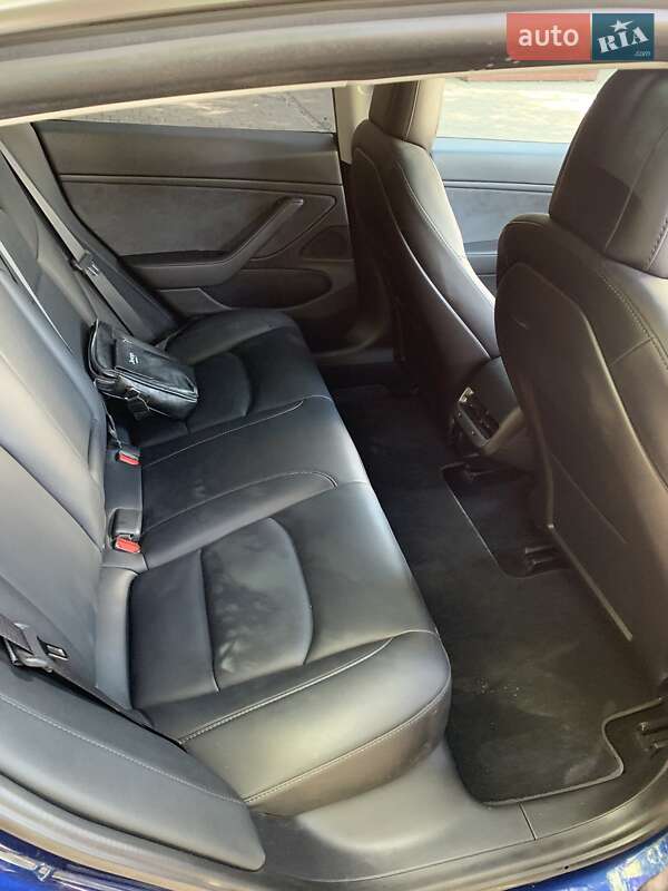 Седан Tesla Model 3 2020 в Ивано-Франковске