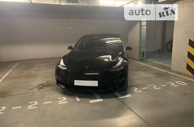 Седан Tesla Model 3 2020 в 