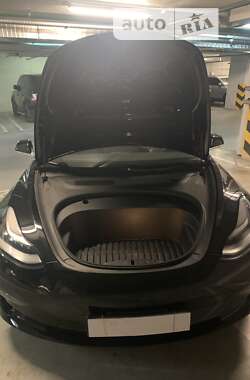Седан Tesla Model 3 2020 в 