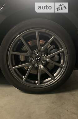 Седан Tesla Model 3 2020 в 