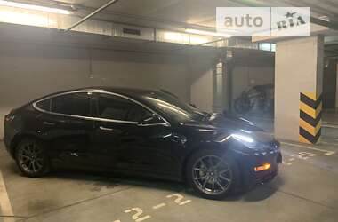 Седан Tesla Model 3 2020 в 