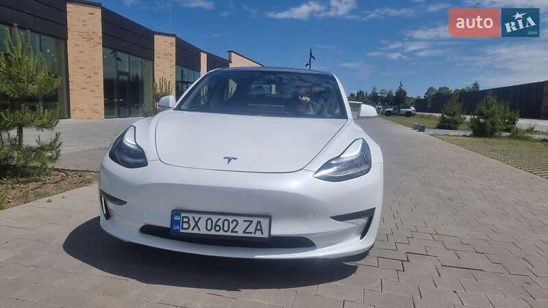 Седан Tesla Model 3 2019 в Хмельницком