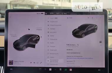 Седан Tesla Model 3 2017 в Ужгороде