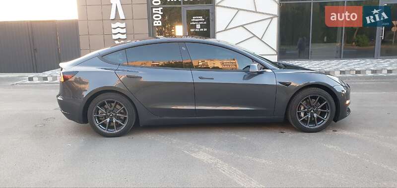 Седан Tesla Model 3 2018 в Киеве