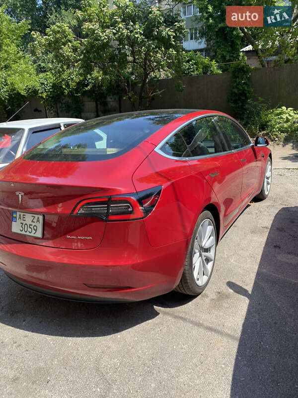 Седан Tesla Model 3 2020 в Дніпрі
