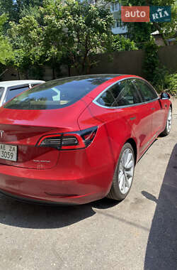 Седан Tesla Model 3 2020 в 