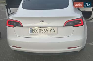 Седан Tesla Model 3 2020 в Шепетовке