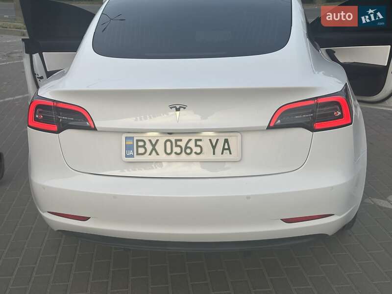 Седан Tesla Model 3 2020 в Шепетовке