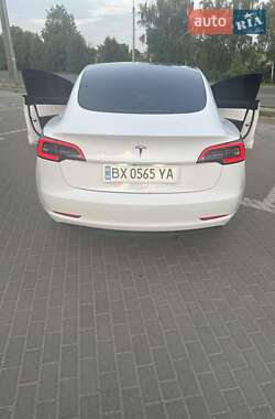 Седан Tesla Model 3 2020 в Шепетовке
