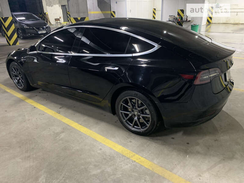 Седан Tesla Model 3 2019 в Дніпрі