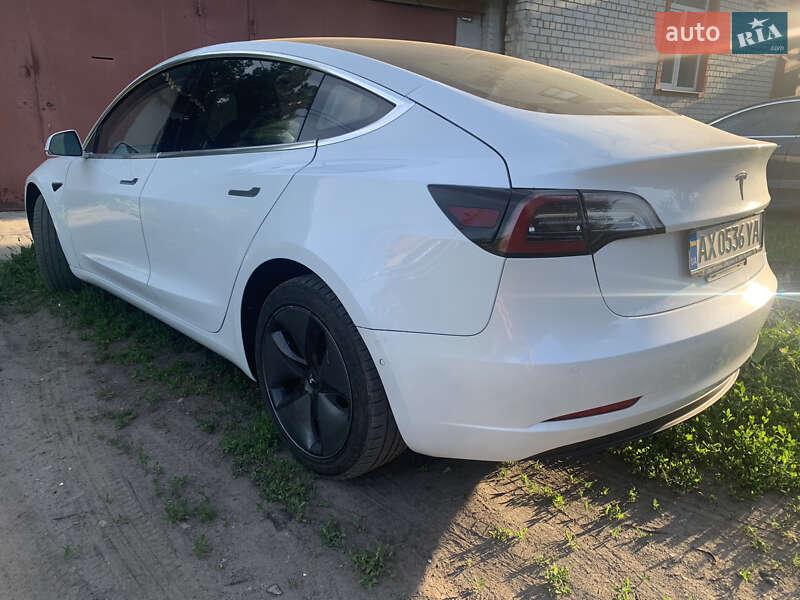 Седан Tesla Model 3 2020 в Харкові