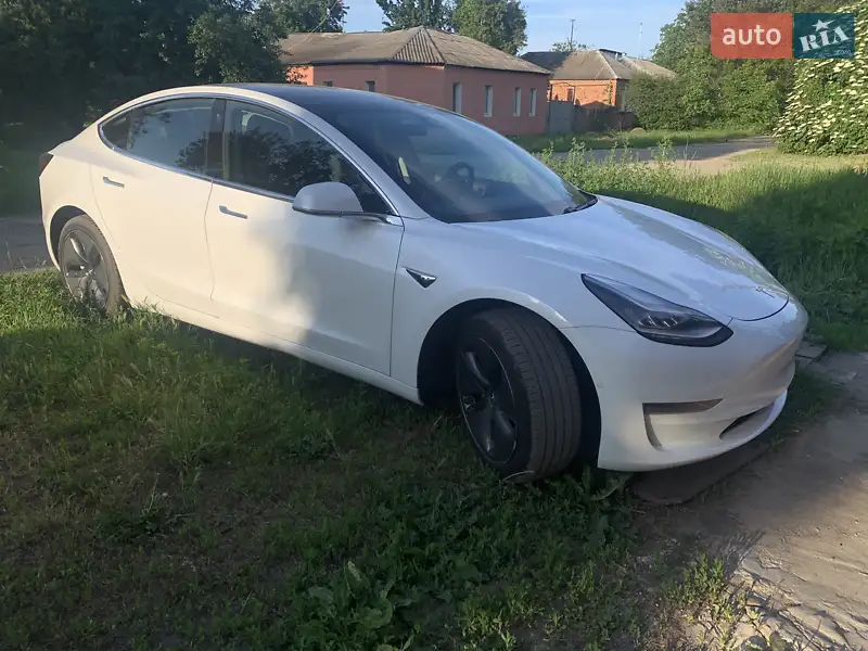 Tesla Model 3 2020
