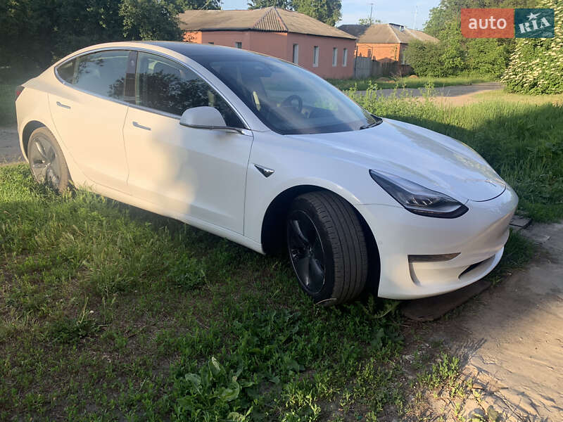 Седан Tesla Model 3 2020 в Харкові