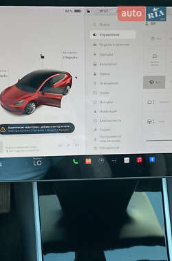 Седан Tesla Model 3 2020 в 