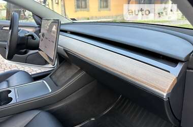 Седан Tesla Model 3 2021 в 