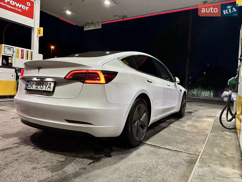 Седан Tesla Model 3 2019 в Киеве