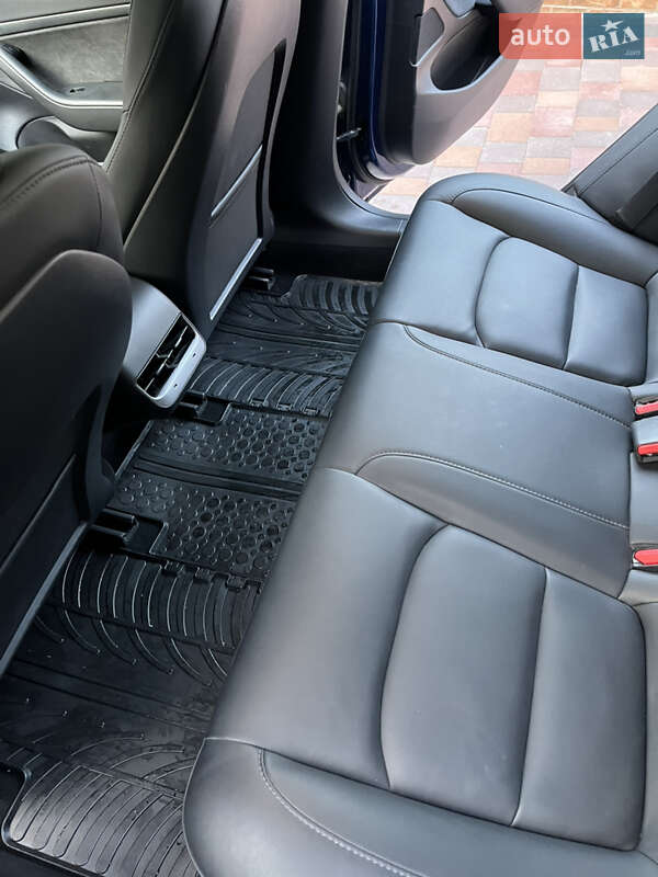 Седан Tesla Model 3 2020 в Хмельницькому