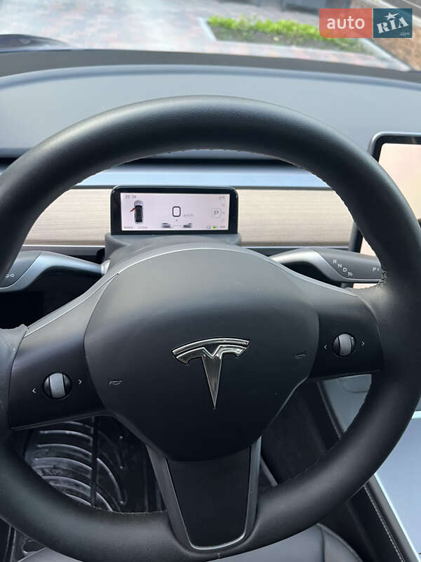 Седан Tesla Model 3 2020 в Хмельницком