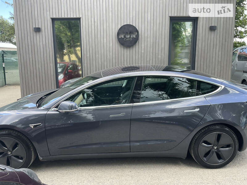 Седан Tesla Model 3 2019 в Тернополі