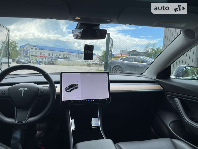 Седан Tesla Model 3 2019 в Тернополі