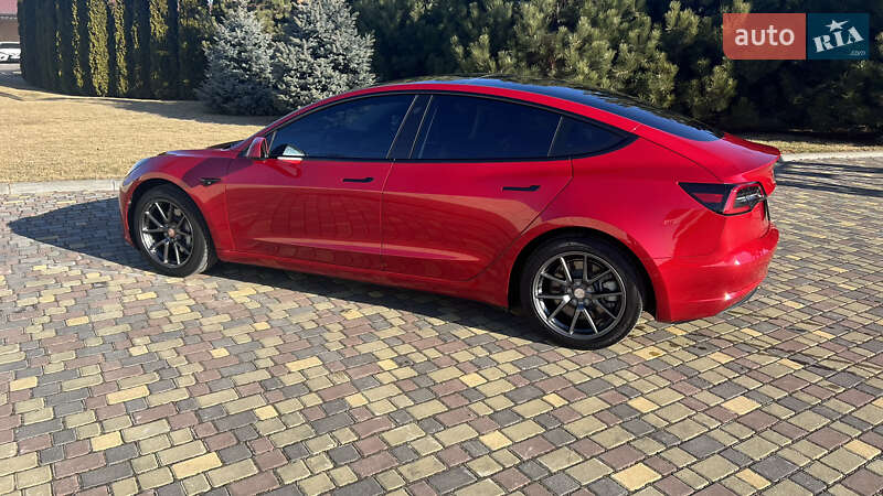Седан Tesla Model 3 2022 в Днепре