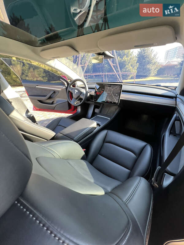 Седан Tesla Model 3 2022 в Днепре
